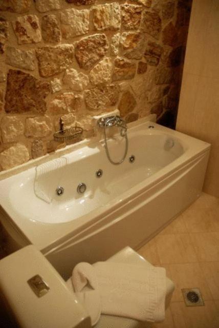 Korina Gallery Hotel Вати Экстерьер фото