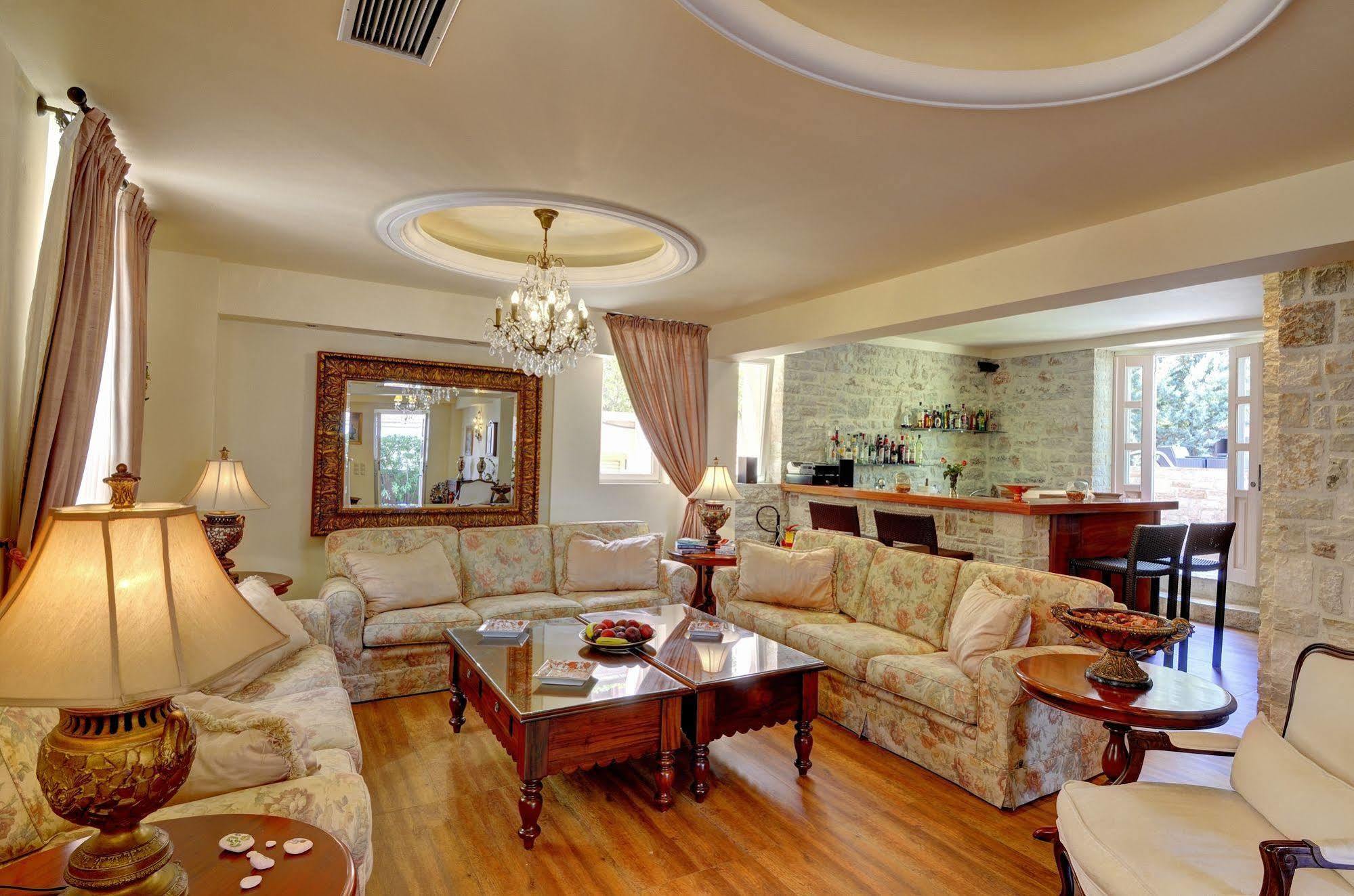 Korina Gallery Hotel Вати Экстерьер фото